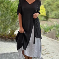 WW | Asymmetrisches Kleid mit kurzen Ärmeln und V-Ausschnitt
