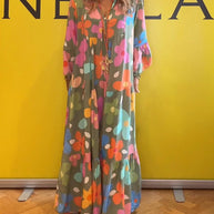 Noa - Lässiges Kleid mit Trompetenärmeln und Blumenmuster