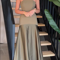 Satin Trägerlos Flare Kleid