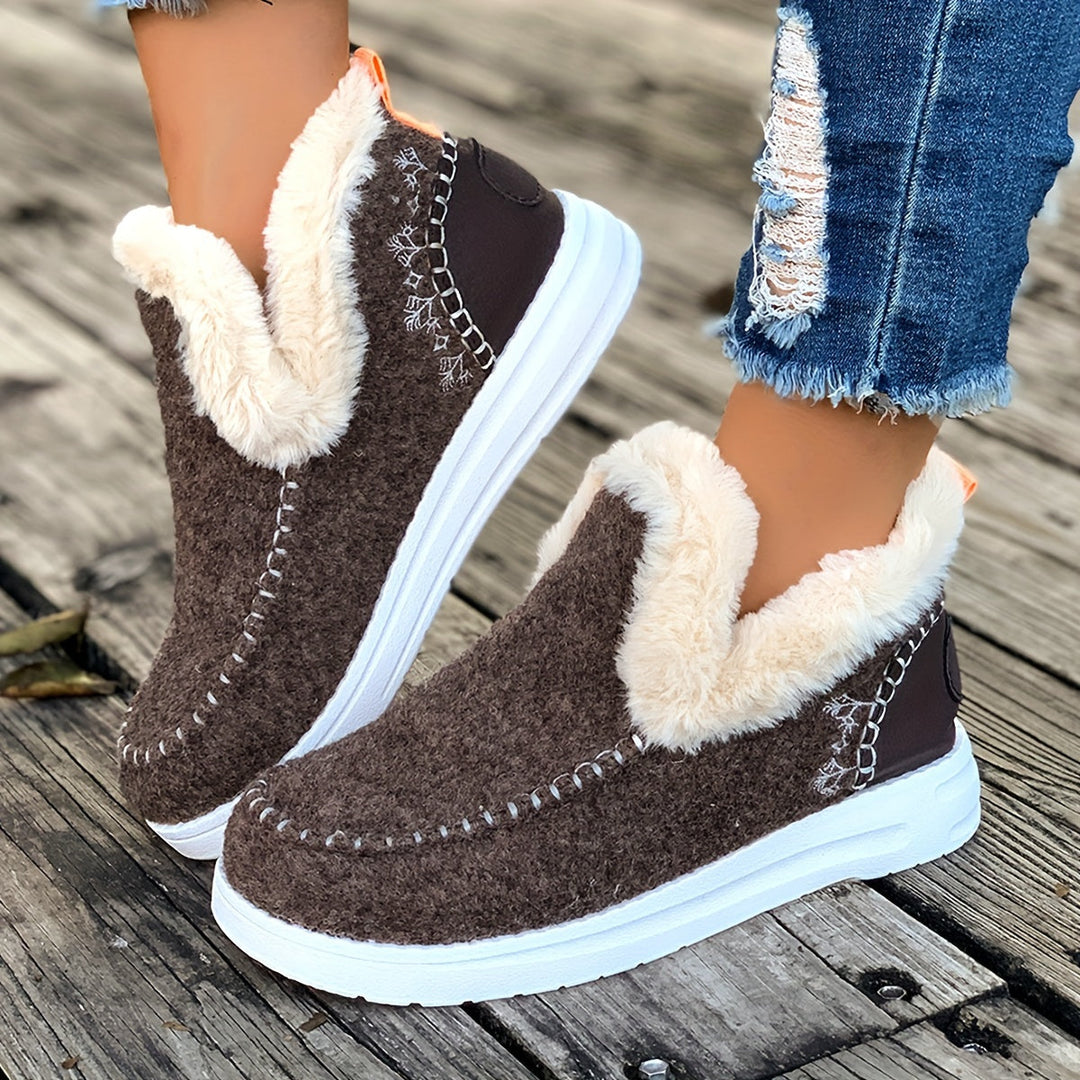 W&W Mode | Gemütliche Winterhausschuhe für Damen: Fleecefutter, PU-Sohle und weiche Stoffkonstruktion