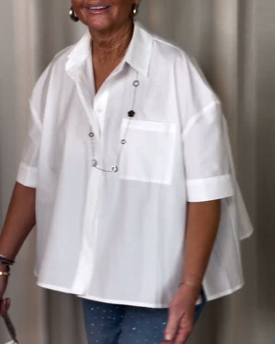 WW | Weiße Kurzärmelige Bluse mit Plissiertem Rücken