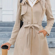 WW | Mid Length Reißverschlussmantel mit Stehkragen und Gürtel