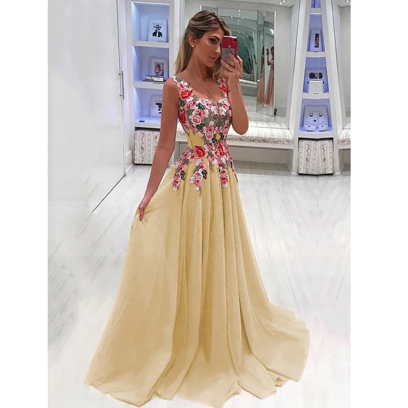 WW | Maxi Kleid mit Blumenstickerei