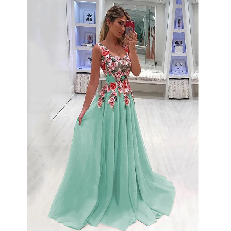 WW | Maxi Kleid mit Blumenstickerei