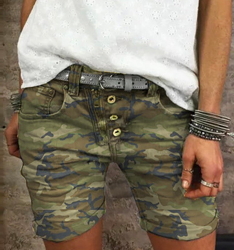 Wolff | Rosiedress Elastischer Bund Knöpfe Skinny Camo Shorts