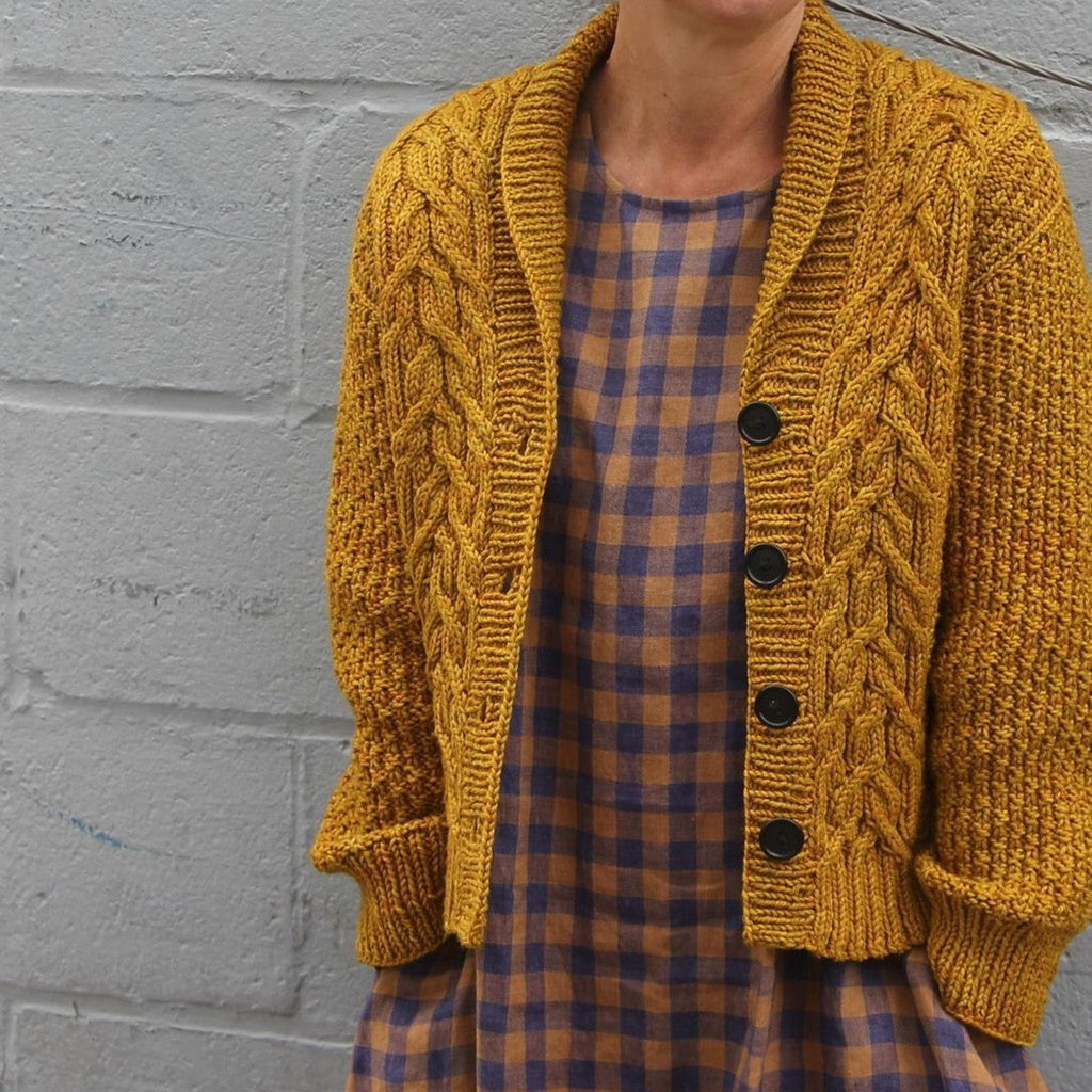 WW | Amber Gelber einfarbiger Pullover ohne Kragen