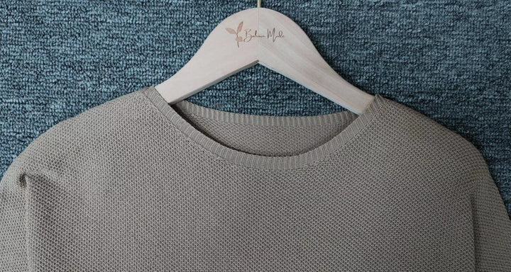 W&W Mode - Goldfarbener einfarbiger Pullover mit Rundhalsausschnitt