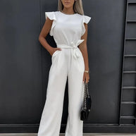 Eleganter Jumpsuit mit Rüschen und Gürtel