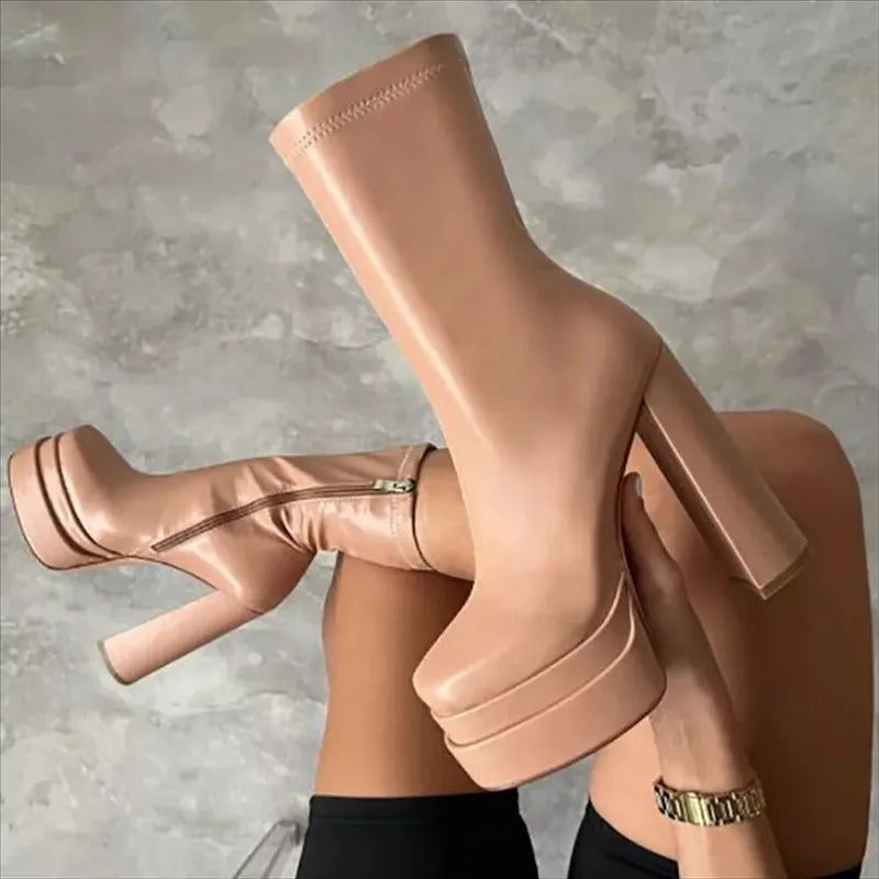 WW | Elegante Plateaustiefel mit seitlichem Reißverschluss