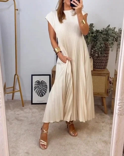 WW | Schlichtes monochromes Plisseekleid