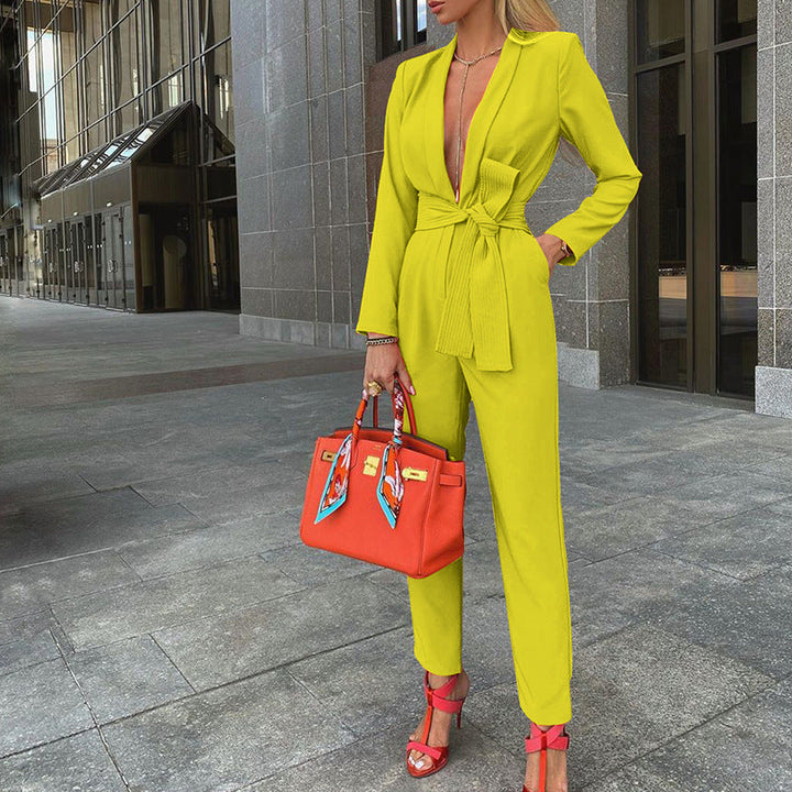Damen Jumpsuit mit aufgeknöpftem V-Ausschnitt und tailliertem Design W&W Mode