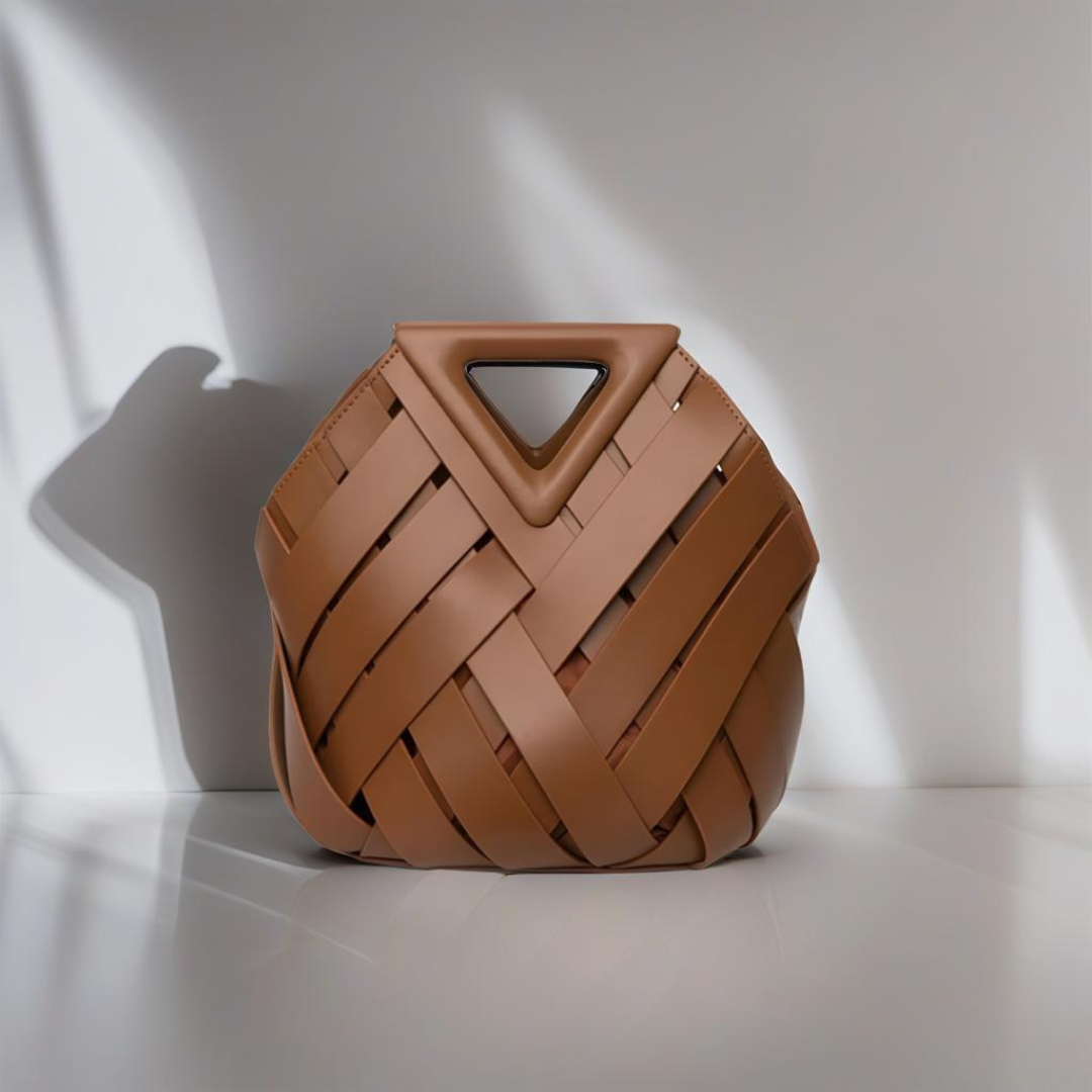 Kleine Damenhandtasche mit Kettenriemen