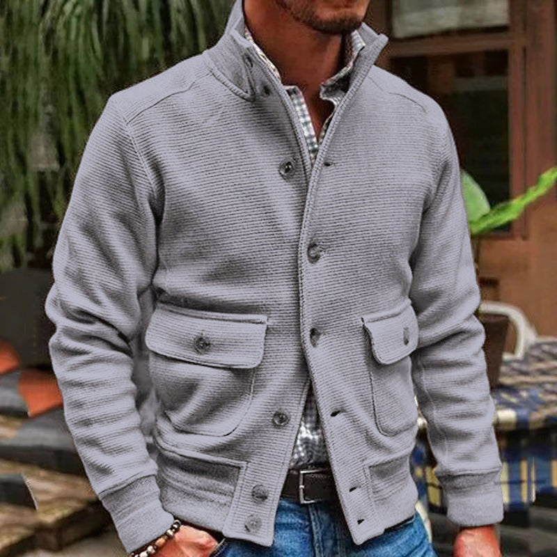Modische Jacke mit hohem Kragen