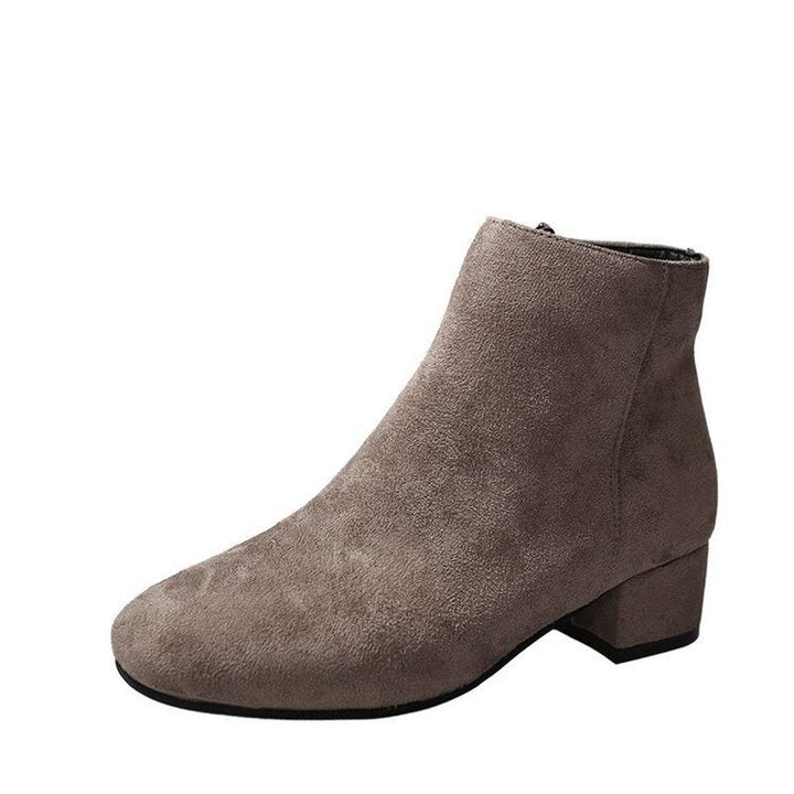 Damen Stiefeletten mit samtigem Obermaterial und komfortablem Blockabsatz W&W Mode