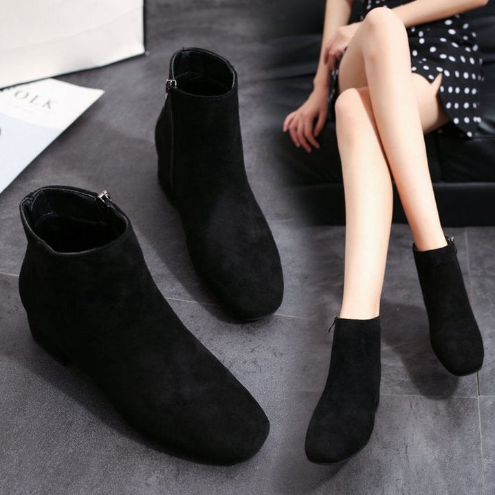 Damen Stiefeletten mit samtigem Obermaterial und komfortablem Blockabsatz W&W Mode
