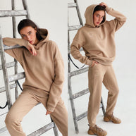 Damen bequemer Kapuzenpullover und Jogginghose WW