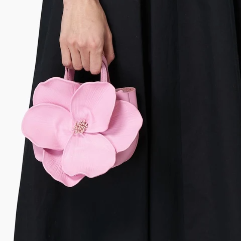 Kleine Damenhandtasche mit Kettenriemen