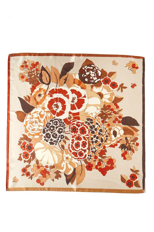 WW | Seidentuch mit Blumenmuster und Quadratform