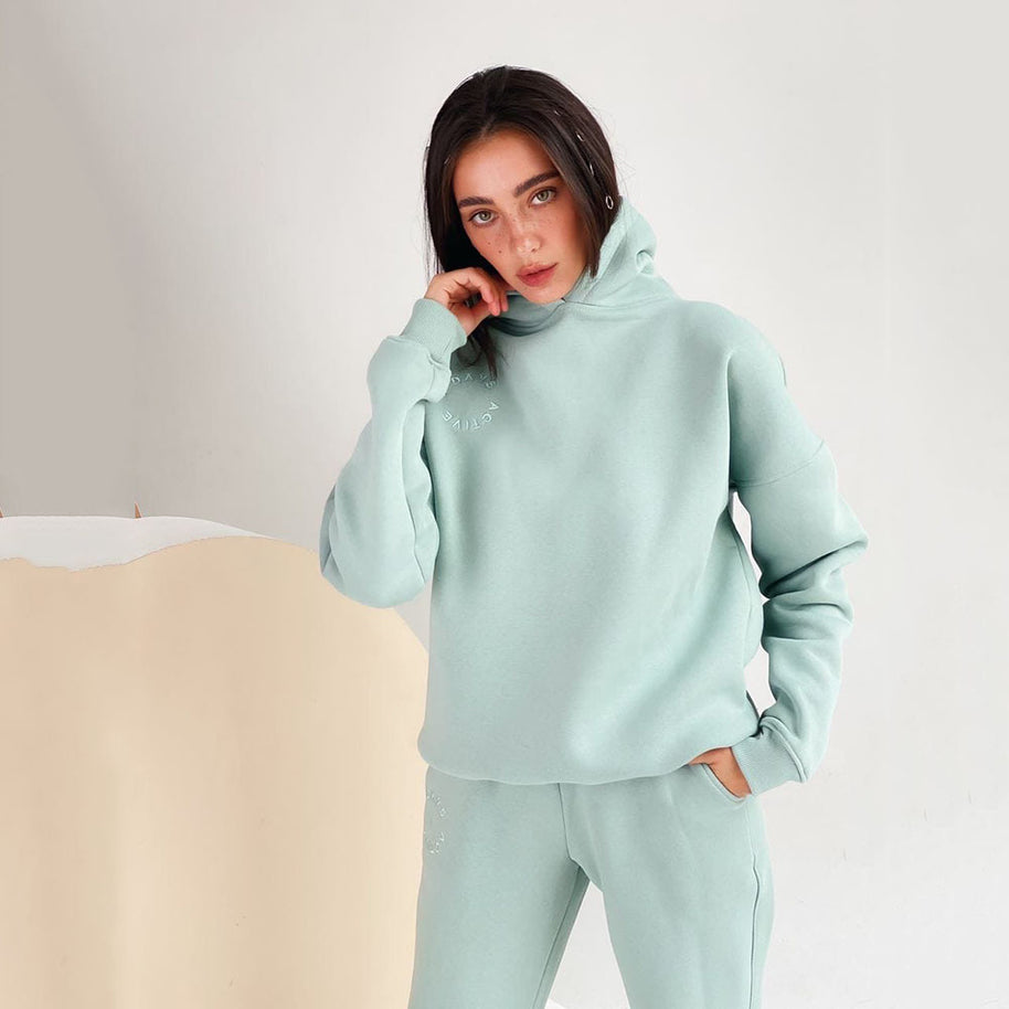 Damen bequemer Kapuzenpullover und Jogginghose WW