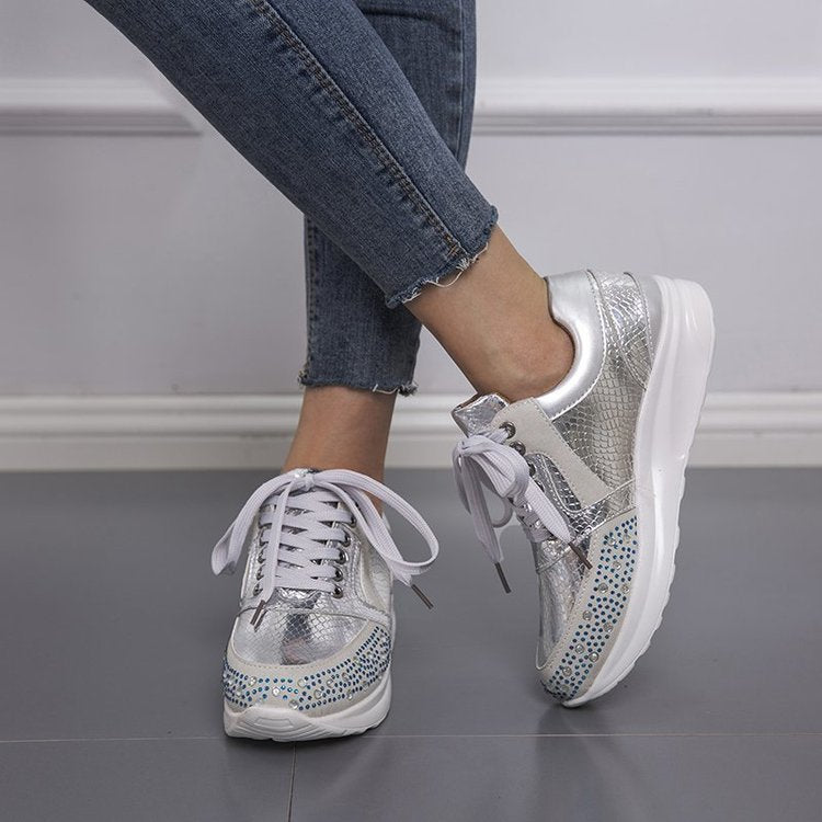 Damen Sportliche Sneakers mit Glitzerelementen und ergonomischer Sohle W&W