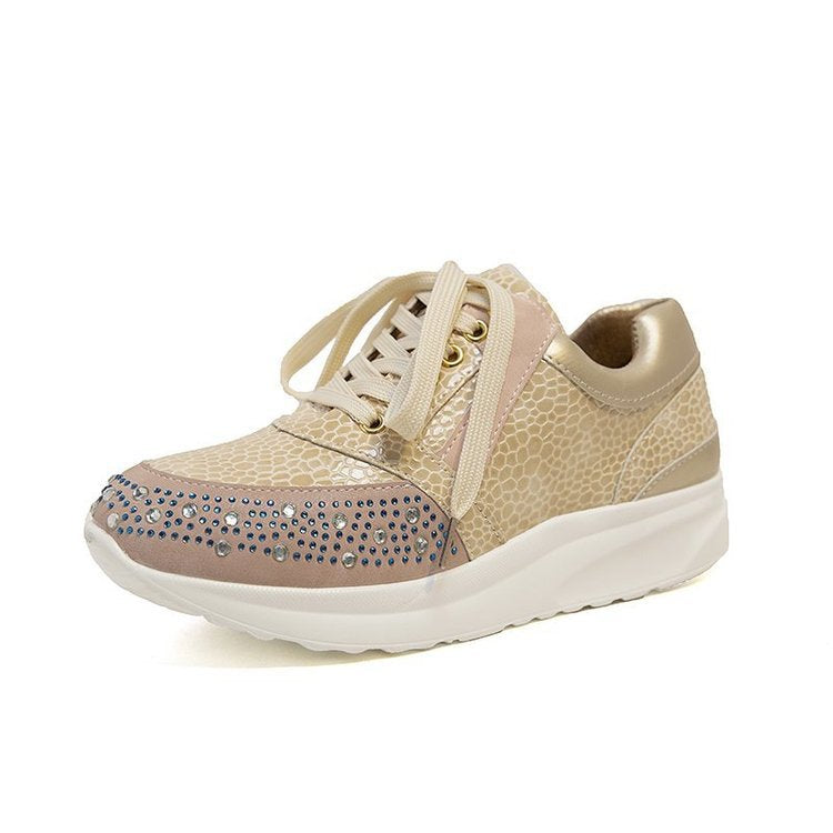 Damen Sportliche Sneakers mit Glitzerelementen und ergonomischer Sohle W&W