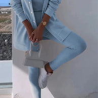 W&W - Dreiteiliges Set bestehend aus einer Strickjacke mit Kapuze, einem Oberteil und einer Hose