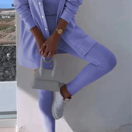 W&W - Dreiteiliges Set bestehend aus einer Strickjacke mit Kapuze, einem Oberteil und einer Hose