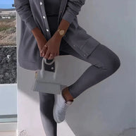 W&W - Dreiteiliges Set bestehend aus einer Strickjacke mit Kapuze, einem Oberteil und einer Hose