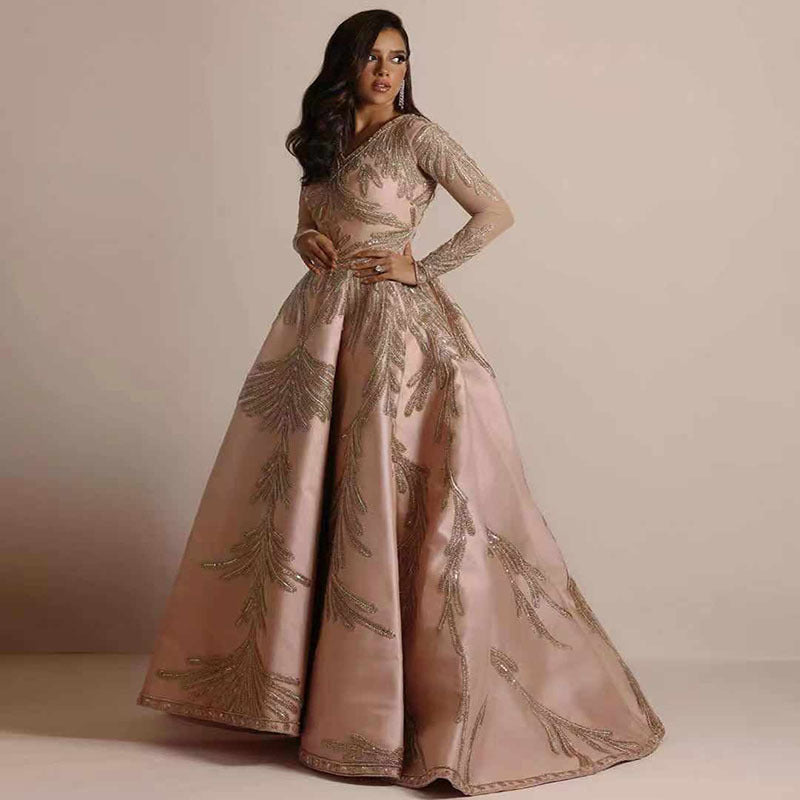 Damen Glamouröses Ballkleid mit feiner Paillettenverzierung und langem Schnitt W&W Mode