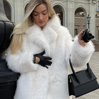 WW | kurze Damenjacke aus Kunstfell - eleganter weißer Wintermantel