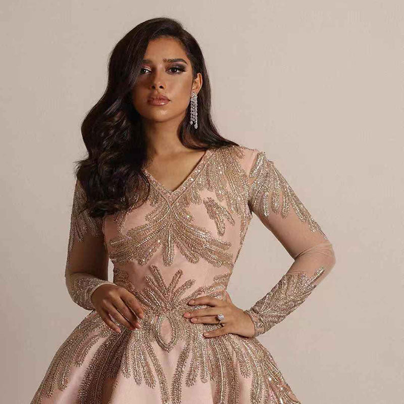 Damen Glamouröses Ballkleid mit feiner Paillettenverzierung und langem Schnitt WW
