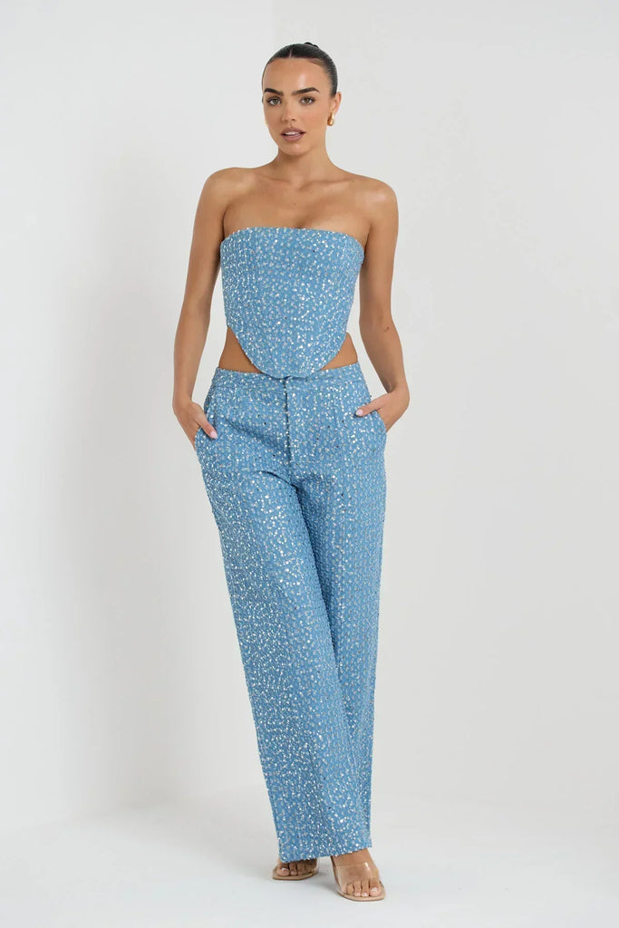 WW | Blauer Tube-Top mit Pailletten und Breiten Hosen mit Glitzer