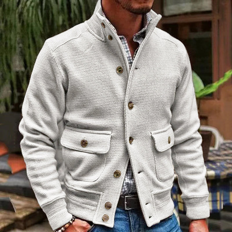 Modische Jacke mit hohem Kragen