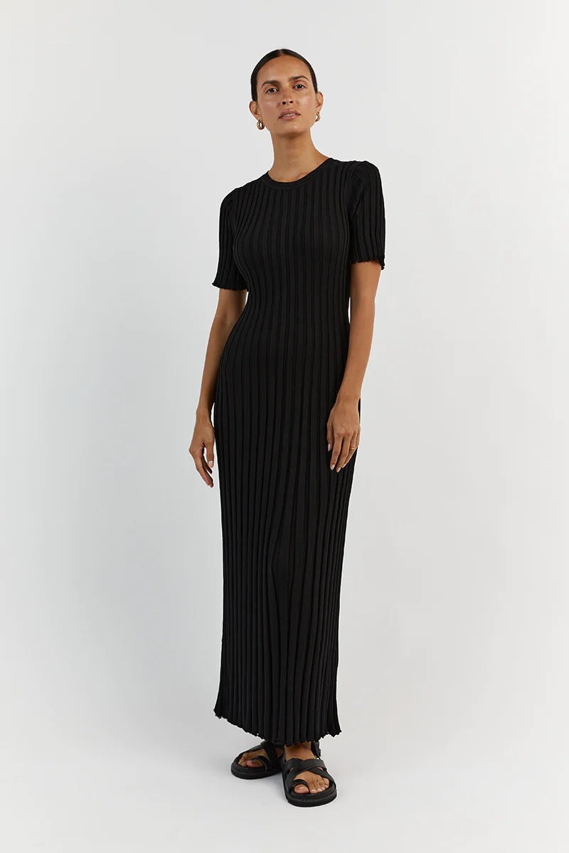 WW-Strickkleid mit schmaler Taille und Streifenmuster