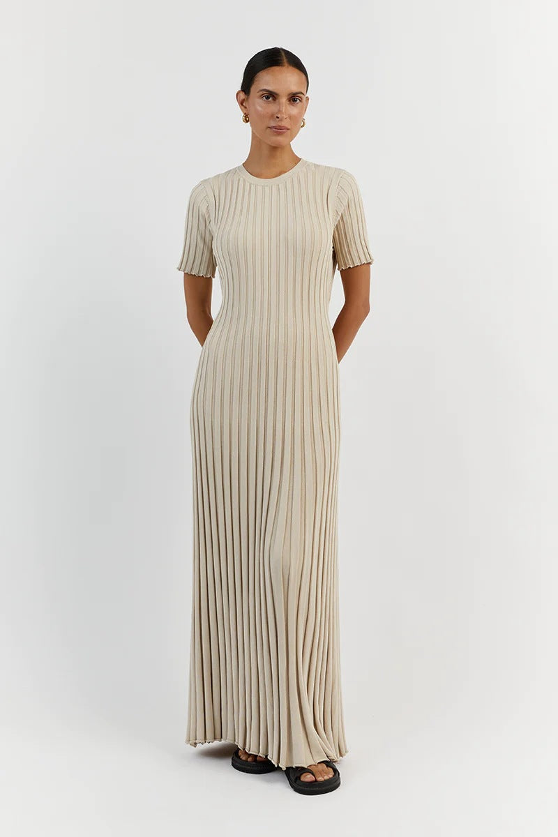 WW-Strickkleid mit schmaler Taille und Streifenmuster
