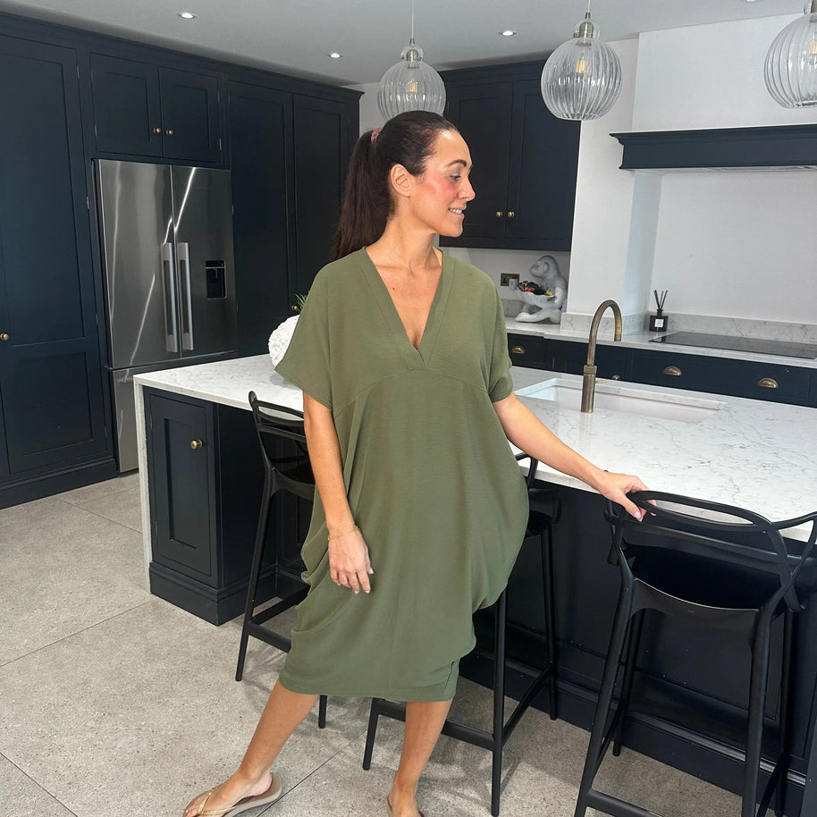 Kleid mit V-Ausschnitt | Unser Bestseller 2024