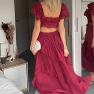 Rückenfreies Kleid mit quadratischem Ausschnitt