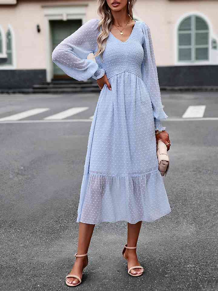 WW | Swiss Dot V-Ausschnitt Rüschensleeve Midi Kleid