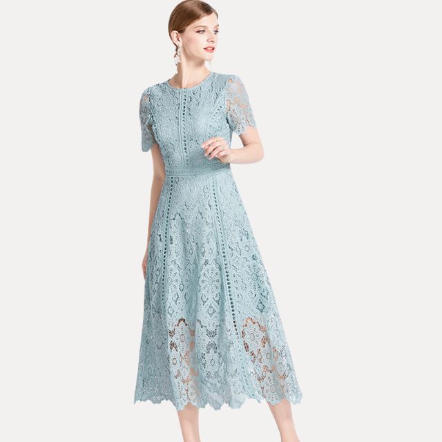 W&W Mode | Raffiniertes Spitzen-Midikleid mit Taillenbetonung