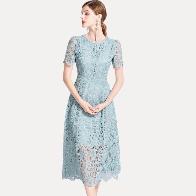 WW | Raffiniertes Spitzen-Midikleid mit Taillenbetonung