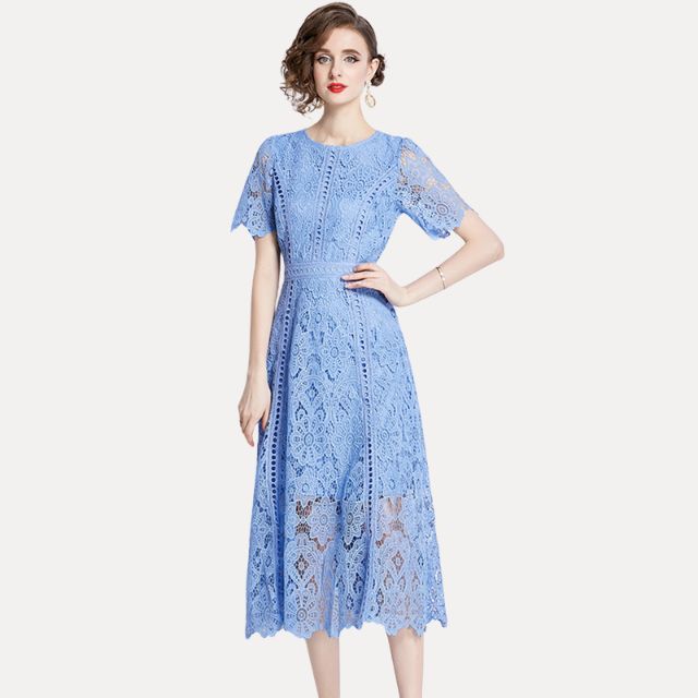 W&W Mode | Raffiniertes Spitzen-Midikleid mit Taillenbetonung