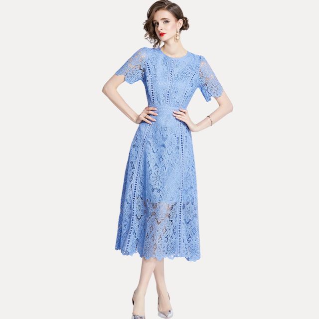 W&W Mode | Raffiniertes Spitzen-Midikleid mit Taillenbetonung