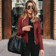 Carmen™ - Schmal geschnittene Jacke aus Lederimitat