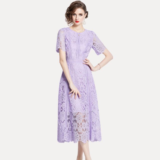W&W Mode | Raffiniertes Spitzen-Midikleid mit Taillenbetonung