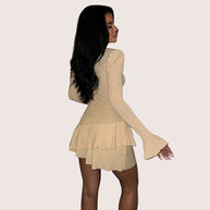 WW | Minikleid mit tiefem V-Ausschnitt und Rüschen