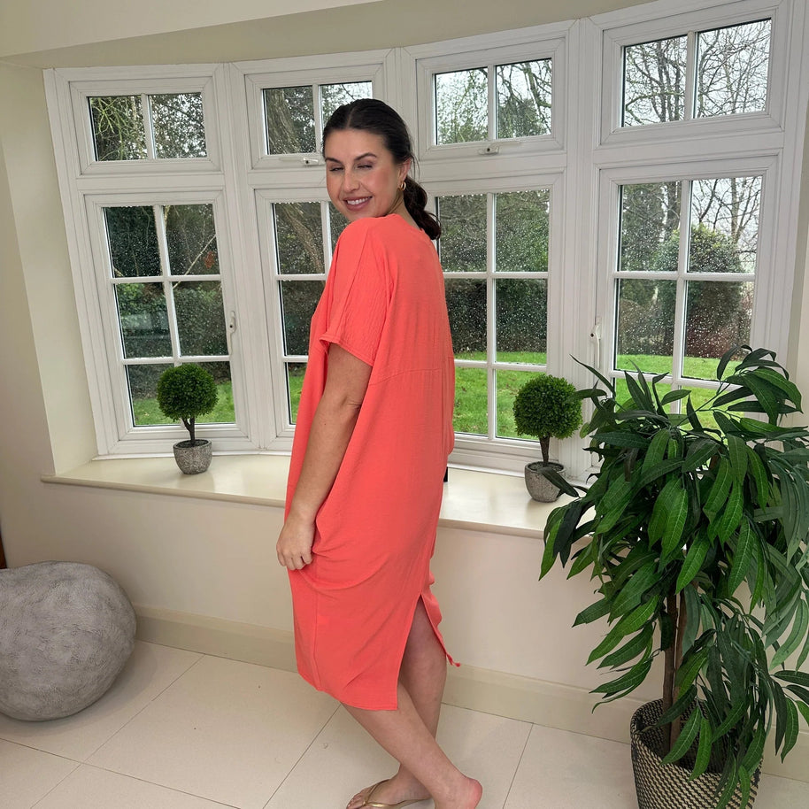 Kleid mit V-Ausschnitt | Unser Bestseller 2024