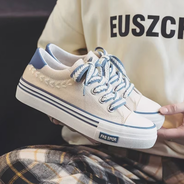 WW | Stilvolle Plattform-Sneaker