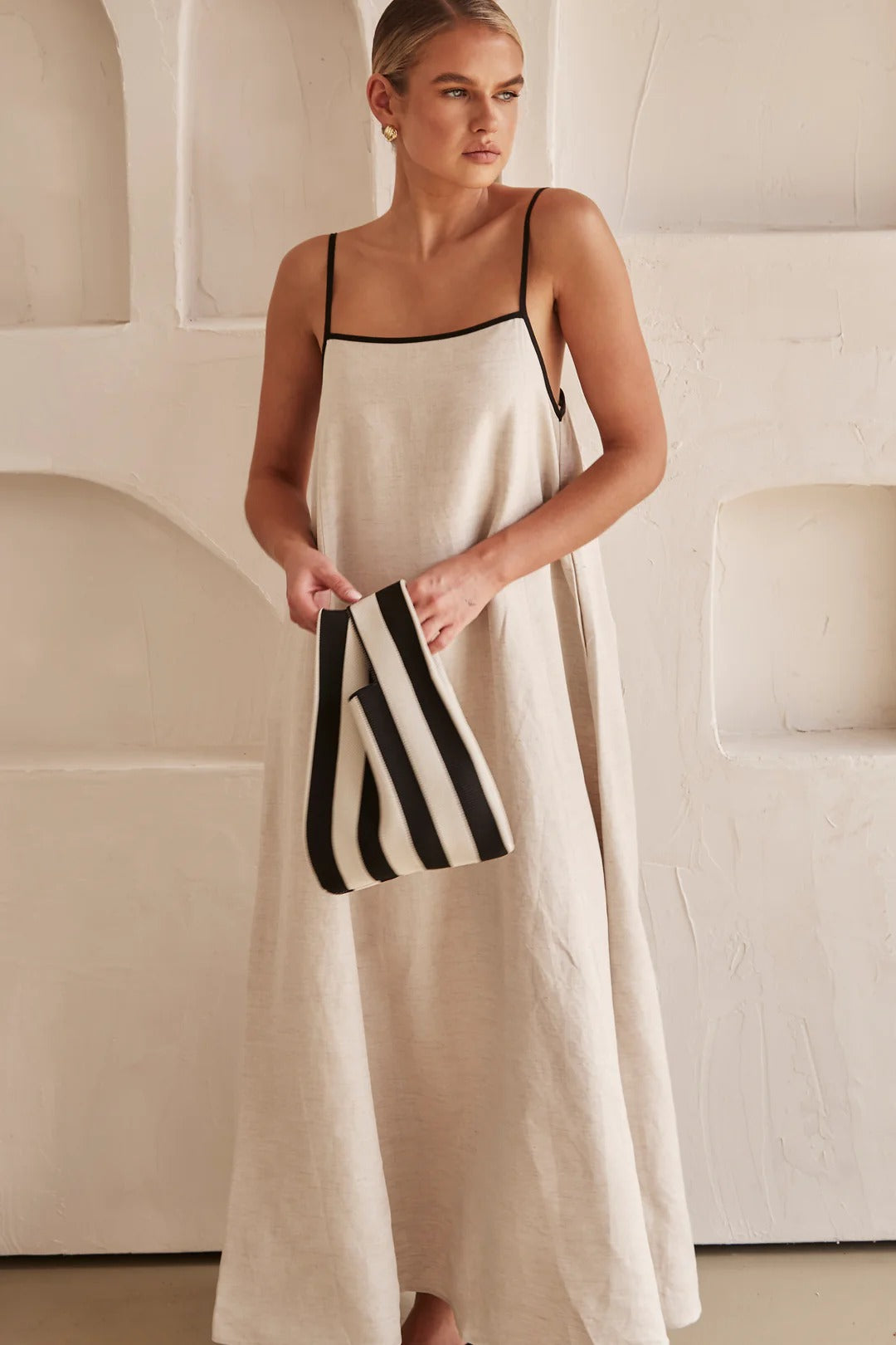 WW | Langes Leinenkleid Im Kontrast