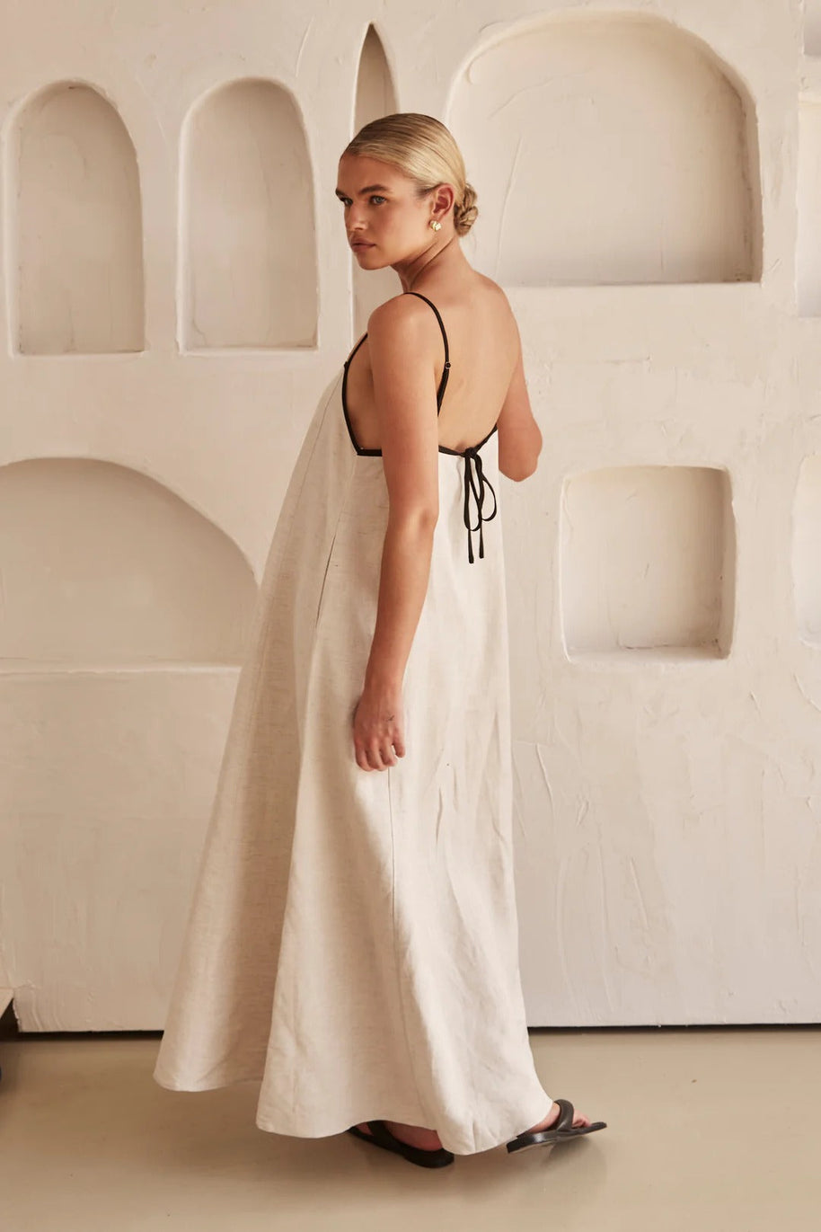 WW | Langes Leinenkleid Im Kontrast