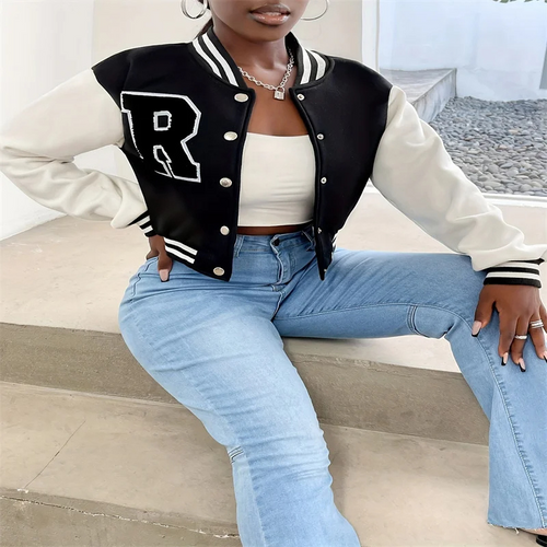 WW | Varsity Bomberjack Damen, Kurzes Modell mit Buchstabenpatch und Druckknopfverschluss